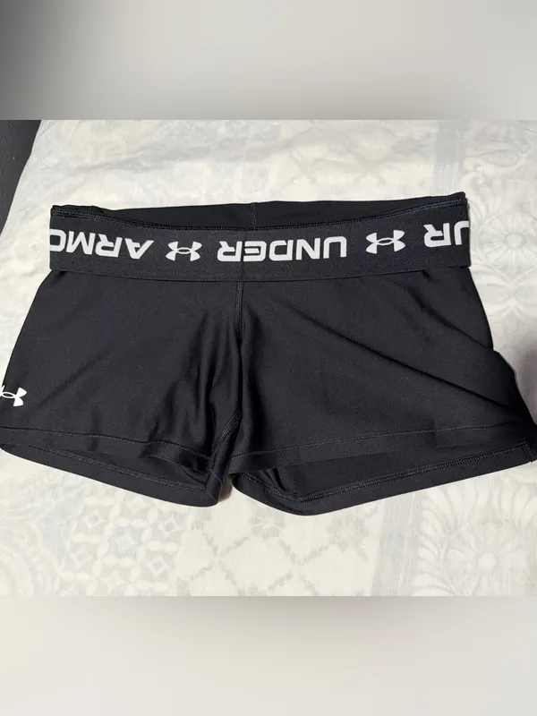 Under Armour Black Women's Athletic compression Shorts size XL - Image 3