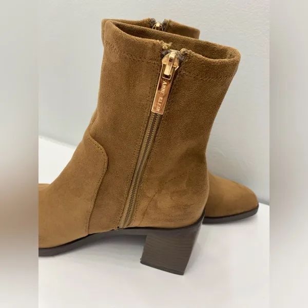 Anne Klein Astrid Brown Faux Leather Heeled Ankle Booties Size 8.5 - Image 9