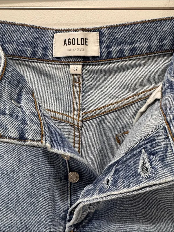Agolde Sz 32 Reese Denim Shorts- 4.75 inch inseam - Image 3