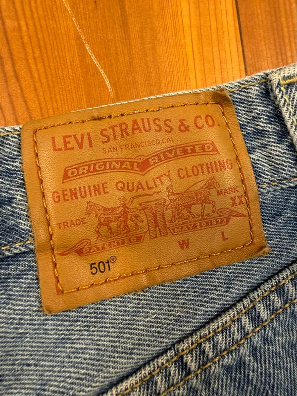 Levi's Premium 501 Original Distressed Cutoff Denim Shorts Light Wash Size 26 - Image 5