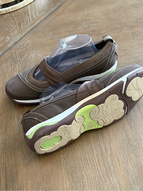 Ryka Brown Slip-On Sneakers with Lime Accents - Image 2