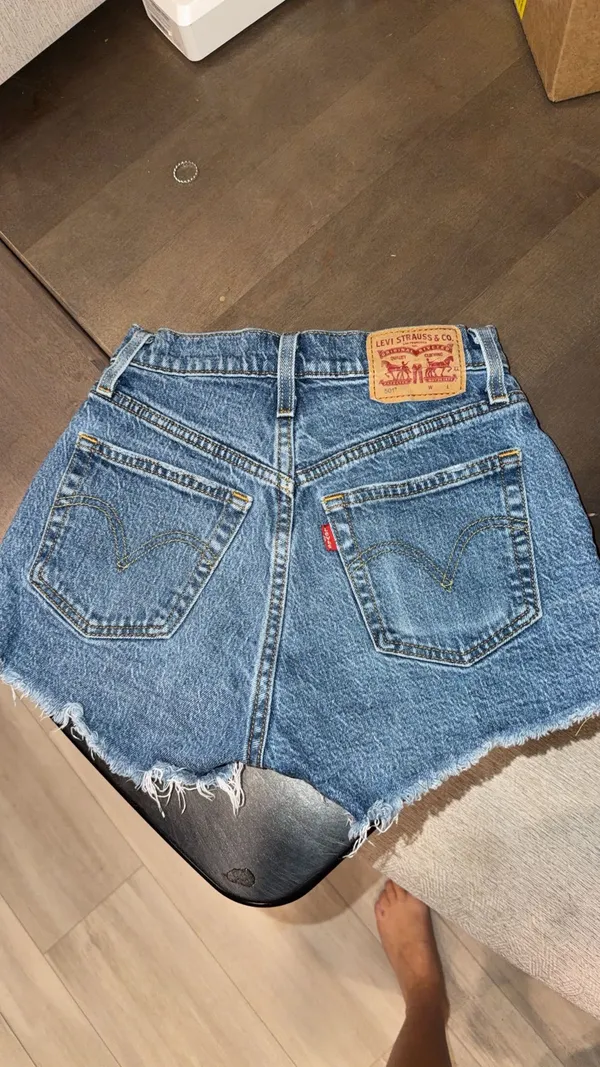 Levi’s Shorts - Image 2