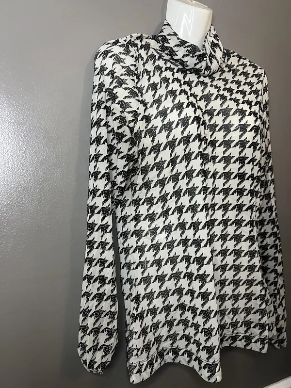 White House Black Market Shirt Womens Large Black White Houndstooth Cowl Neck - Image 2