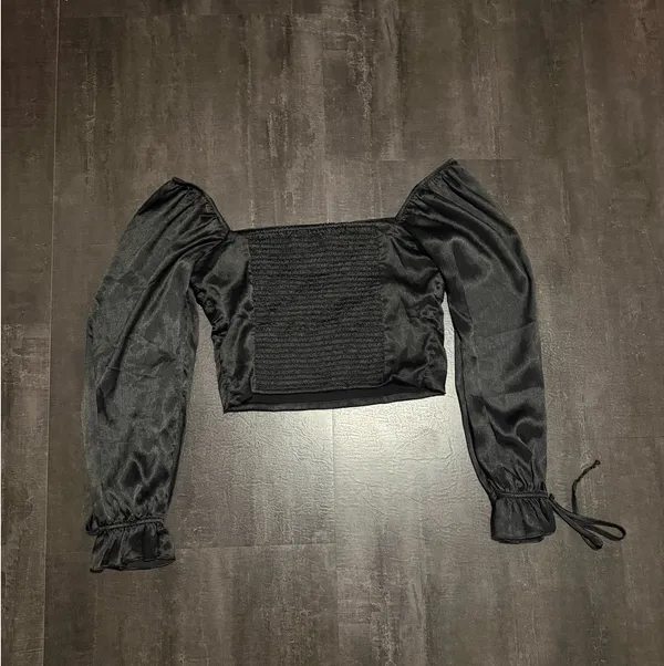 Francesca's Black Top Long Sleeve Knot on Wrist - Image 3