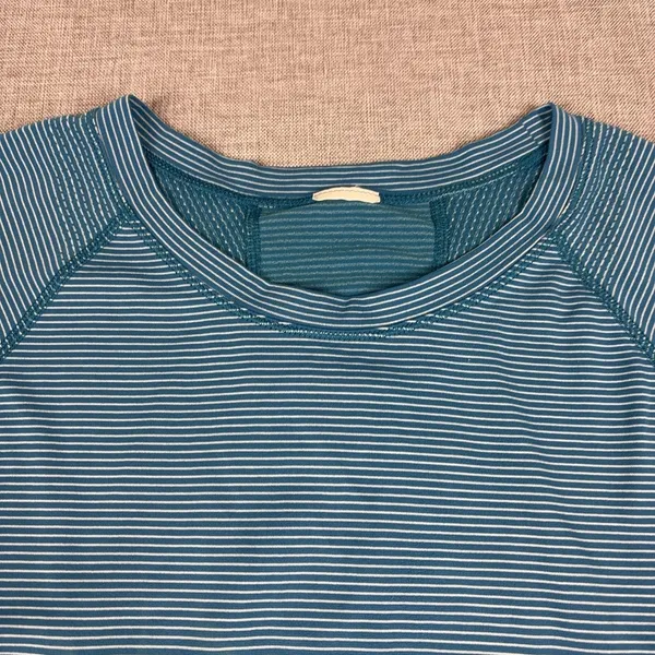 Athleta Shirt Womens Small Blue Striped Crew Neck Lightweight Athletic Top - Image 5