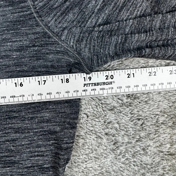 Lululemon 5 Mile Long Sleeve Women's 8/10 - Image 3