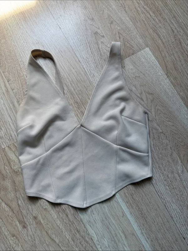 Abercrombie & Fitch Women’s Cream Crop Top Size Medium - Image 2