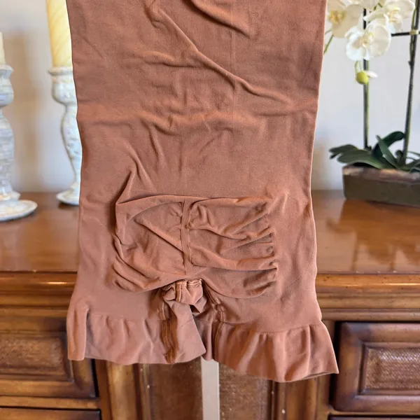 SKIMS Seamless Sculpt Butt Lifting Bodysuit Bronze M NWOT - Image 6