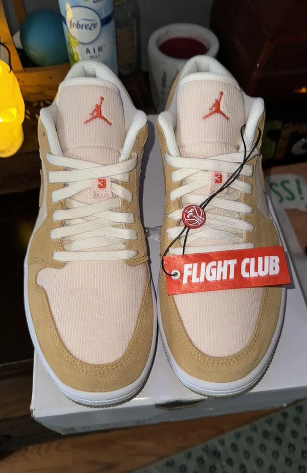 Nike Air Jordan 1 Low SE Women’s - Image 4