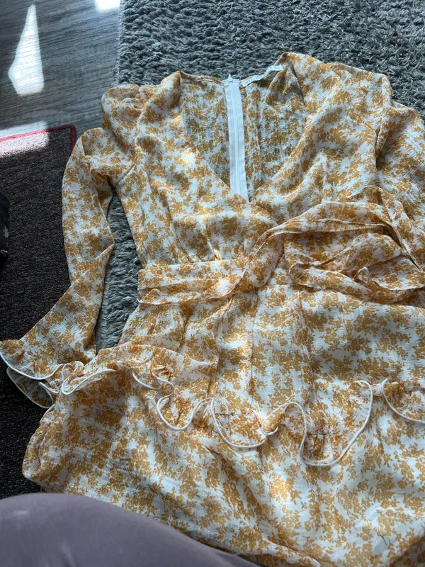 Hello Molly flirt floral‎ yellow and white mini dress, Size XS - Image 3