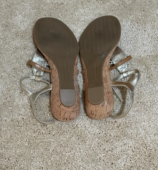 Tommy Hilfiger Gold and Brown Sandals - Image 5
