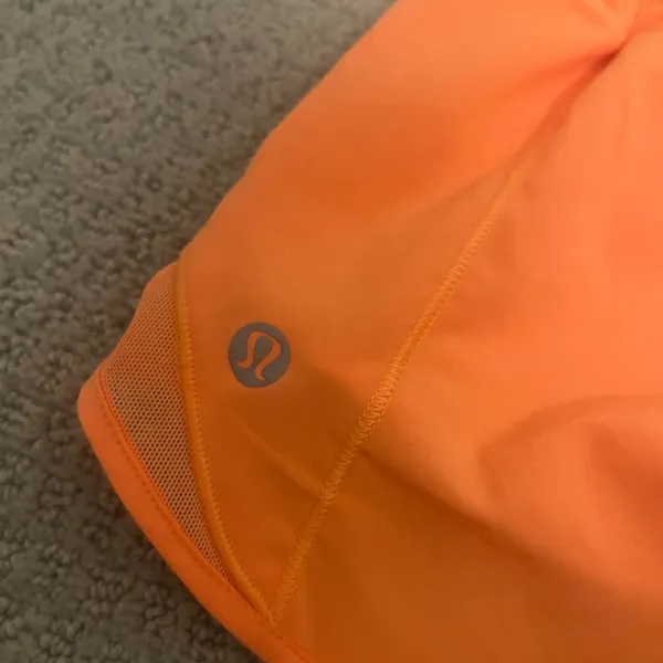 Lululemon hotty hot shorts LR 2.5 inch!! Color orange size 4!! - Image 5
