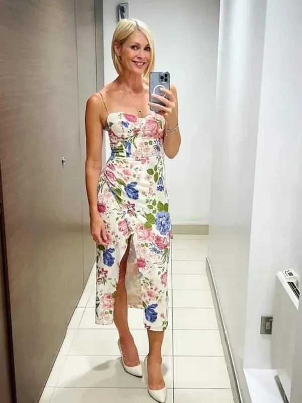 Reformation Kourtney Donna Dress size 8 - Image 5