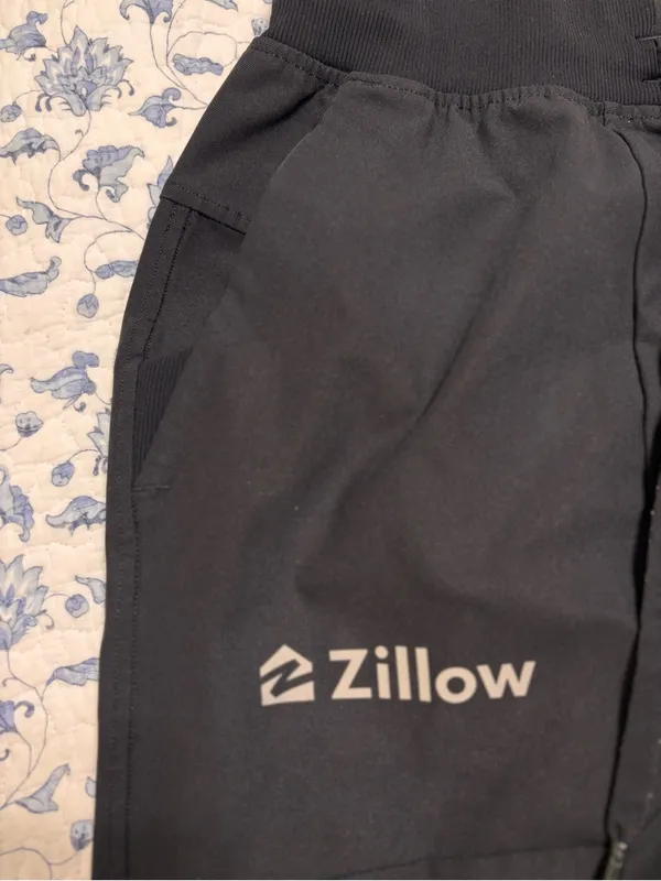Lululemon Women’s Medium Black Joggers Pockets Athleisure “Zillow” logo - Image 6