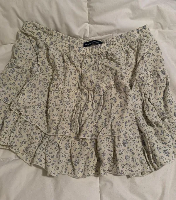 Brandy Melville Flowery Skirt - Image 2