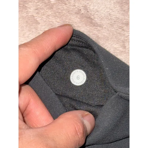 Lululemon Women's Pant High-Rise With Pockets‎ Dark Gray Size 6 - Image 3