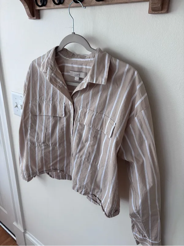 LOFT Cropped Button Down Cotton Blouse Size Small - Image 8