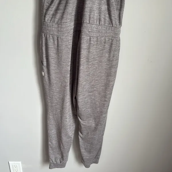 Vuori Lux Harem Jumpsuit in Heather gray Small - Image 9