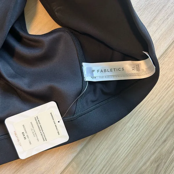 NWT Fabletics Barrier Low Impact Zip Up Sports Bra - Image 3