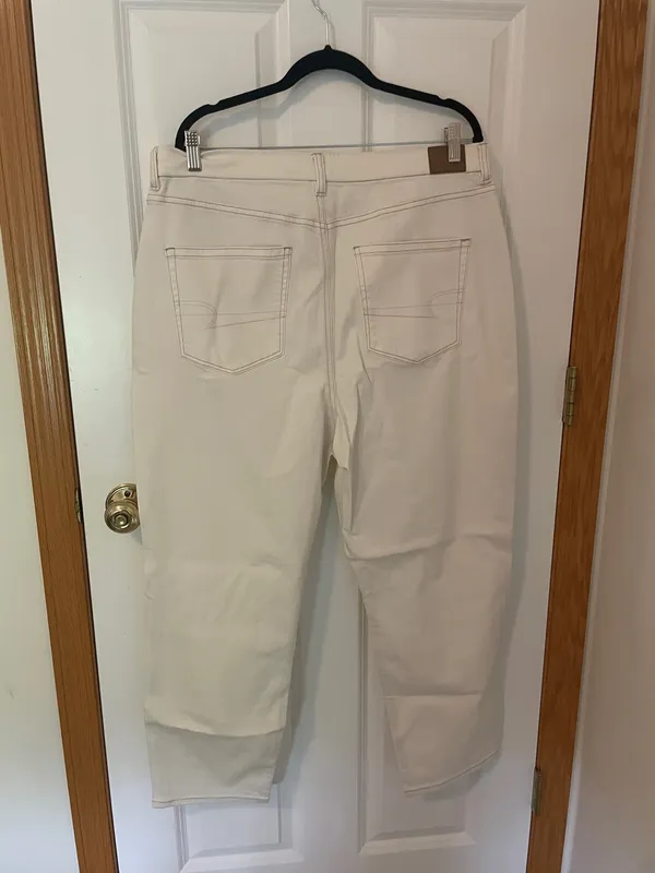 American Eagle Outfitters Curvy Mom Jeans - Image 4