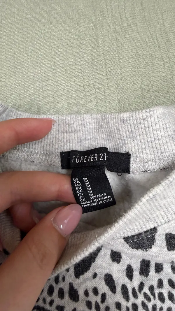 Forget 21 sweatshirt - Image 2