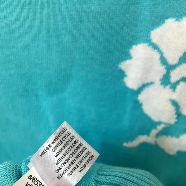FINAL MARKDOWN Old navy top xxl - Image 4