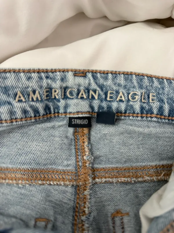 American Eagle Strigid Mom Jeans - Image 4