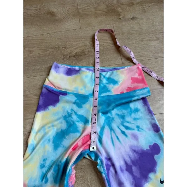 EUC Nike One Women's Mid-Rise 7" Tie-Dye Bike Shorts Multicolor training size S - Image 8