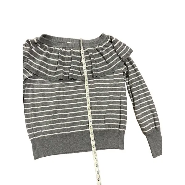 Joie‎ gray white striped ruffle sweater sz small - Image 6