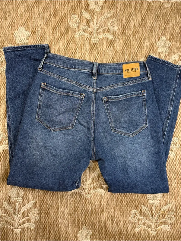 Hollister Distressed High-Rise Women's Jeans - Medium Blue - Image 3