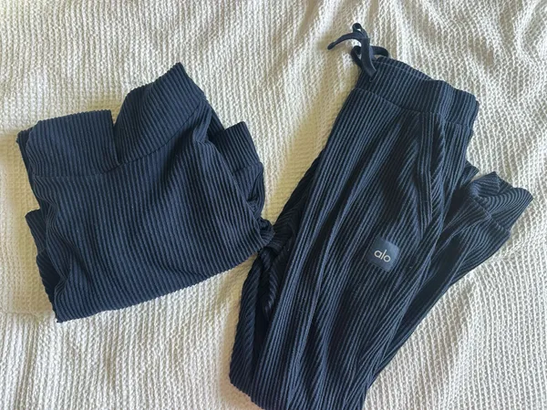 Alo Yoga Set - Image 2