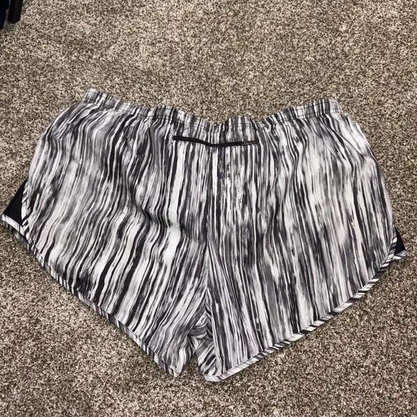 Nike Women's Multicolored Patterned Shorts XL - Image 3