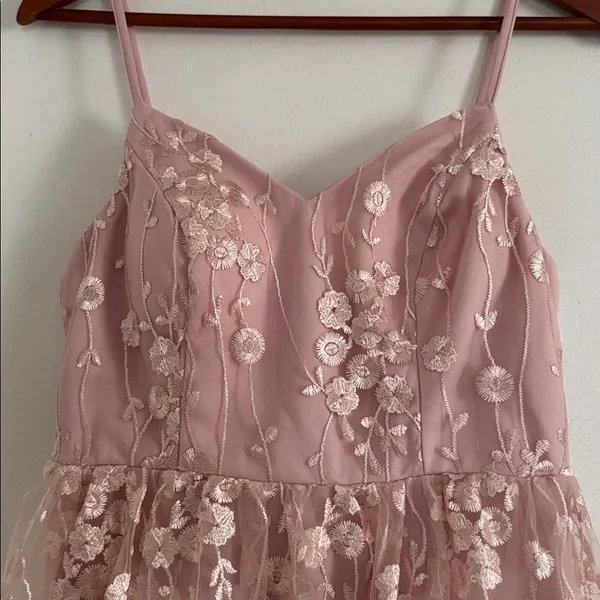 SHEIN Belle Embroidery Mesh Overlay Cami Flowy Maxi Dress" EUC - Image 2