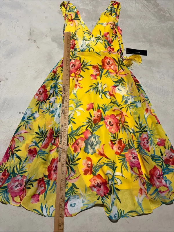Lulus NWT tropic wonder yellow Floral Tie-Shoulder Midi Dress small - Image 5