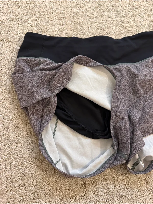 Lululemon Black Waistband Gray Heather Run Speed Shorts Size 6 Workout Athletic - Image 6