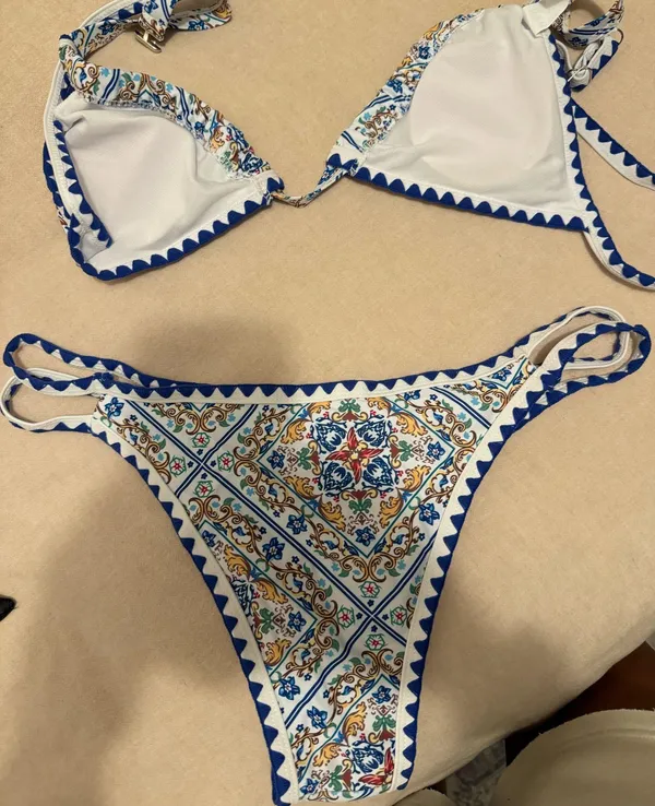 Bikini - Image 2