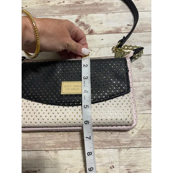 Betsey Johnson Crossbody Bag Perforated Hearts Black White Pink Gold Chain - Image 5