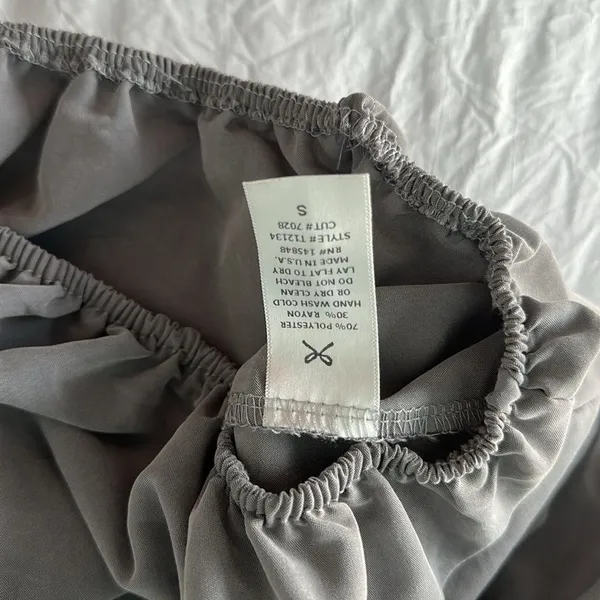 Everly Grey Off The‎ Shoulder Crop Top Sz S - Image 5