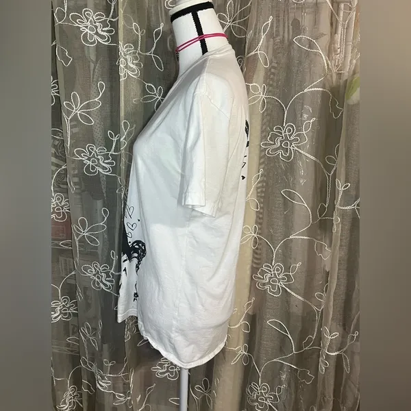 Loveless White Graphic Tee Shirt Black Size M - Image 9