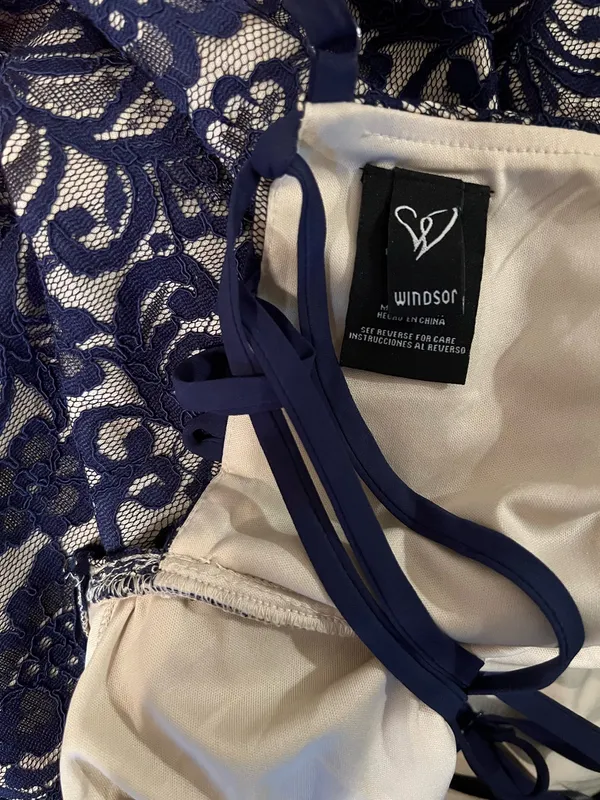 Windsor Navy blue lace dress - Image 5