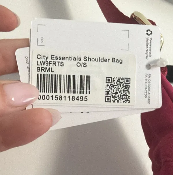 Lululemon City Essentials 4L Shoulder Bag - Image 10