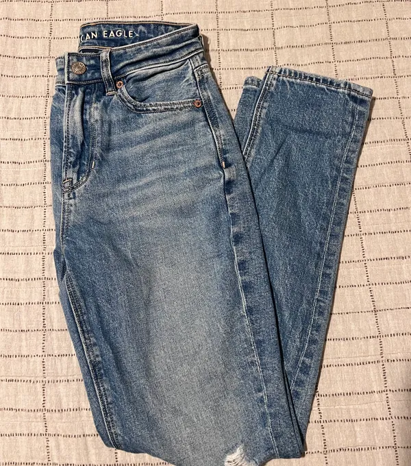 American Eagle Mom Jeans - Image 2