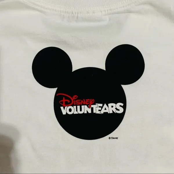 Disney Voluntears Mickey Mouse White T-Shirt‎ Size Medium Style2 - Image 4
