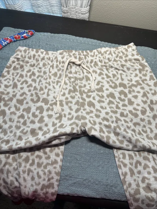 Neutral Leopard Print Joggers Sz M by Danskin like new - Image 3