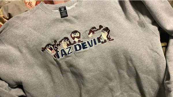Warner Brothers, Studio Store Sweatshirt, Tasmanian Devil Size X-Large - Image 3