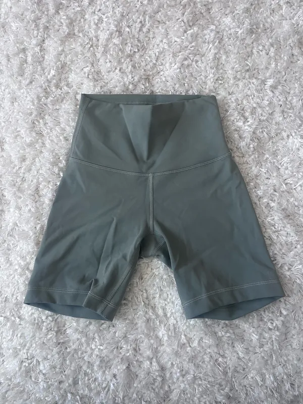 Lululemon High-Rise Shorts Wunder Train 6" - Image 3