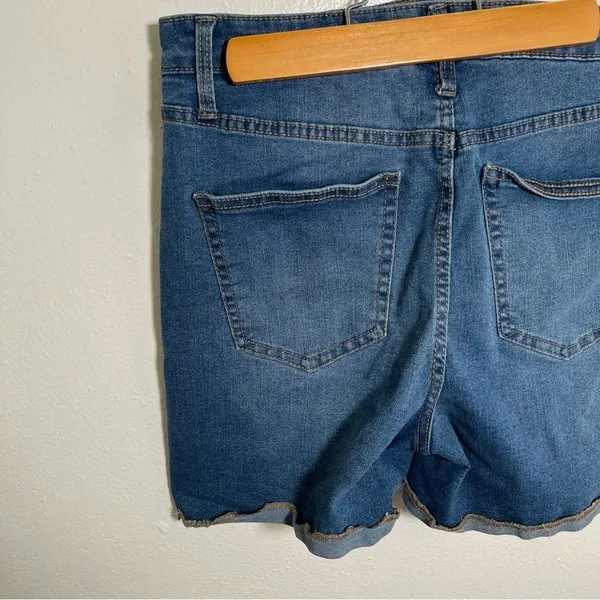 No Boundaries Women's Juniors Size 13 Denim Shorts Medium Wash‎ Cuffed Mid-Rise - Image 7