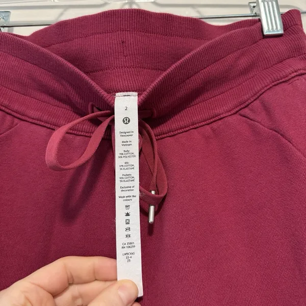 Lululemon‎ Scuba High-Rise Jogger Sweatpant in Dark Pink Size 2 - Image 4