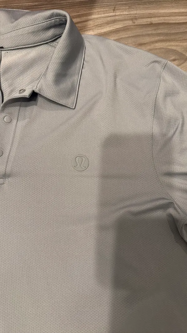 Lululemon men’s golf shirt - Image 2