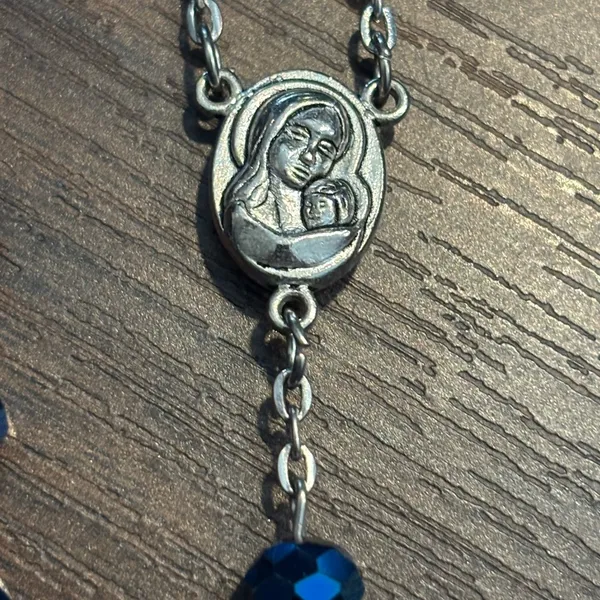 Vintage Terra Jerusalem Rosary relic beads and shimmering Aurora Borealis bead. - Image 5